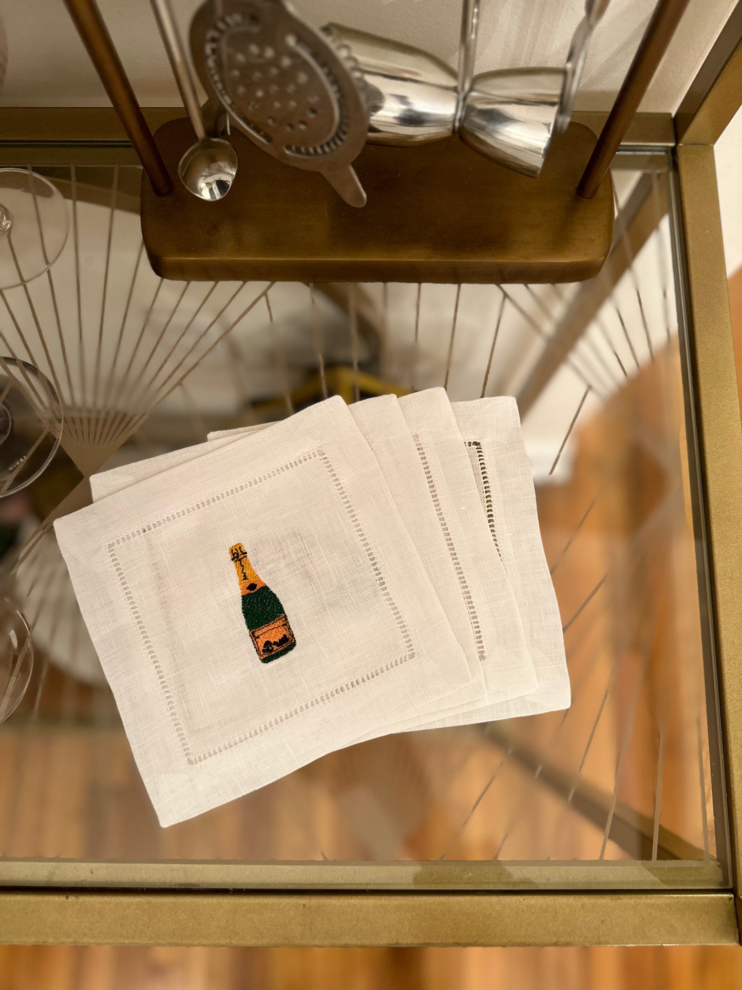 Oyster Happy Hour Embroidered Cocktail Napkin Set